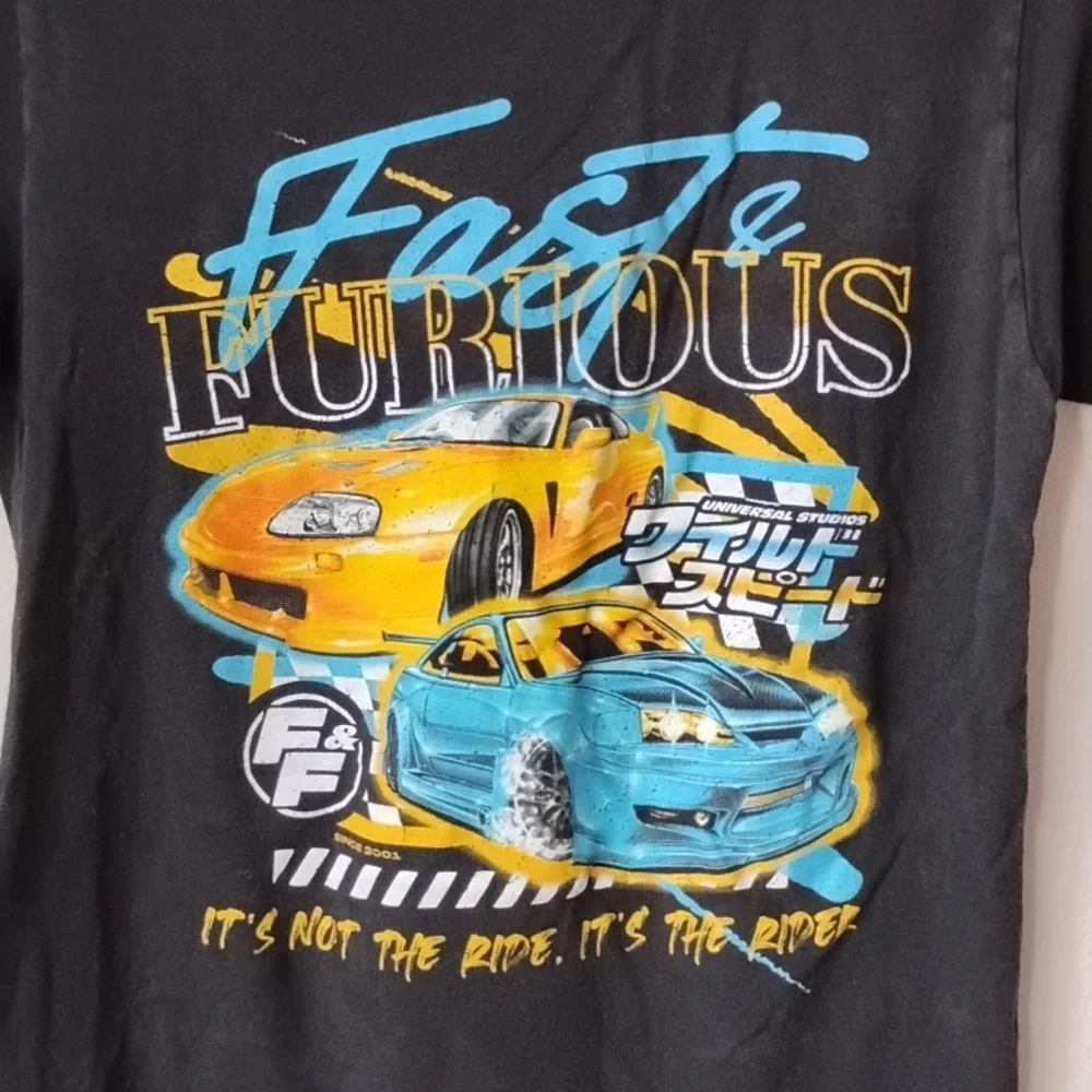 🌺💙 Set of 2 Graphic T-Shirts with Car Designs